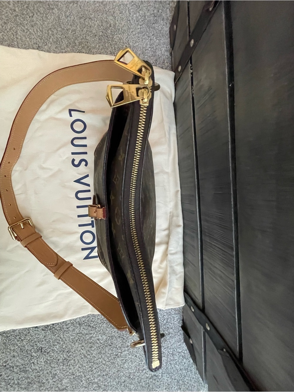 Louis Vuitton Odeon MM - Brown Monogram Shoulder Bag with Natural Vachetta Strap - Picture 13 of 16